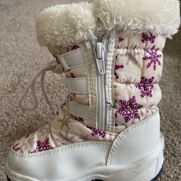 Snowflake Winter Boots - White and Purple - Picture 4 of 7